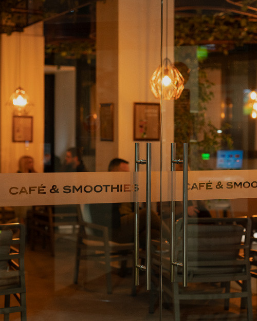 CAFÉ I SMOOTHIE BAR